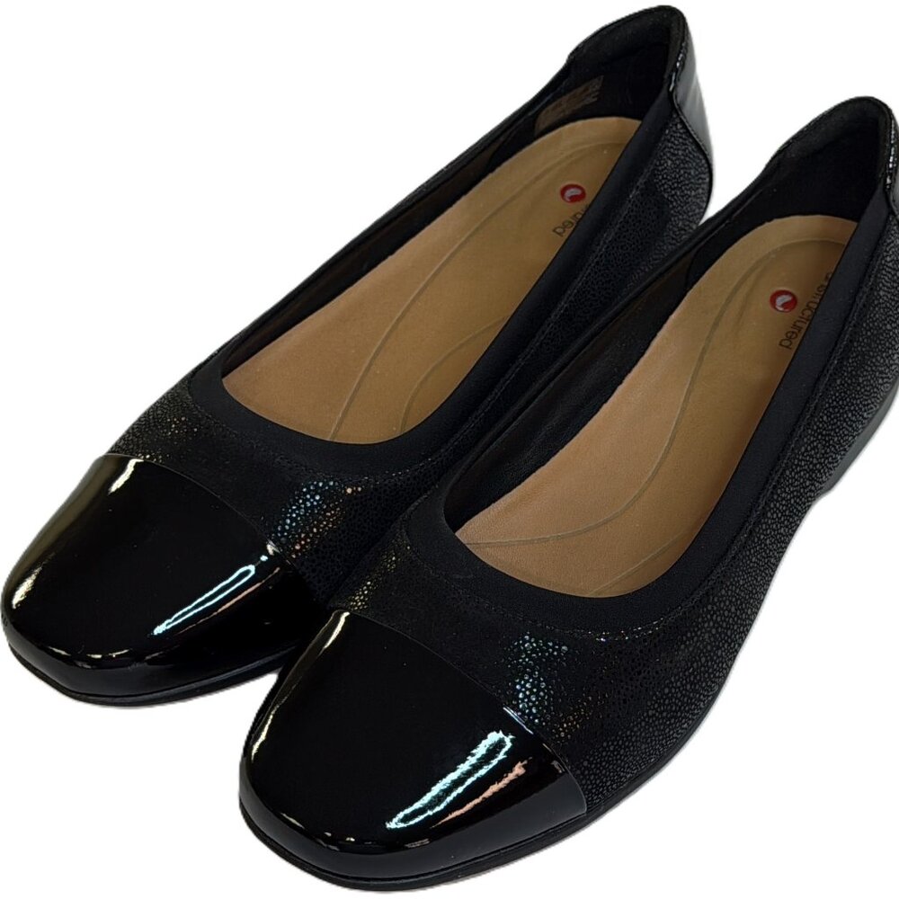 CLARKS UNSTRUCTERED women's slipon dress shoes size 9 1/2 M black patent leather